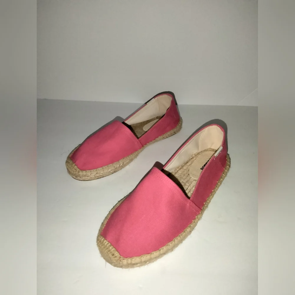 Soludos (Size 7-7.5) Pink Canvas Dali Original Slip-on Espadrilles (Like New)